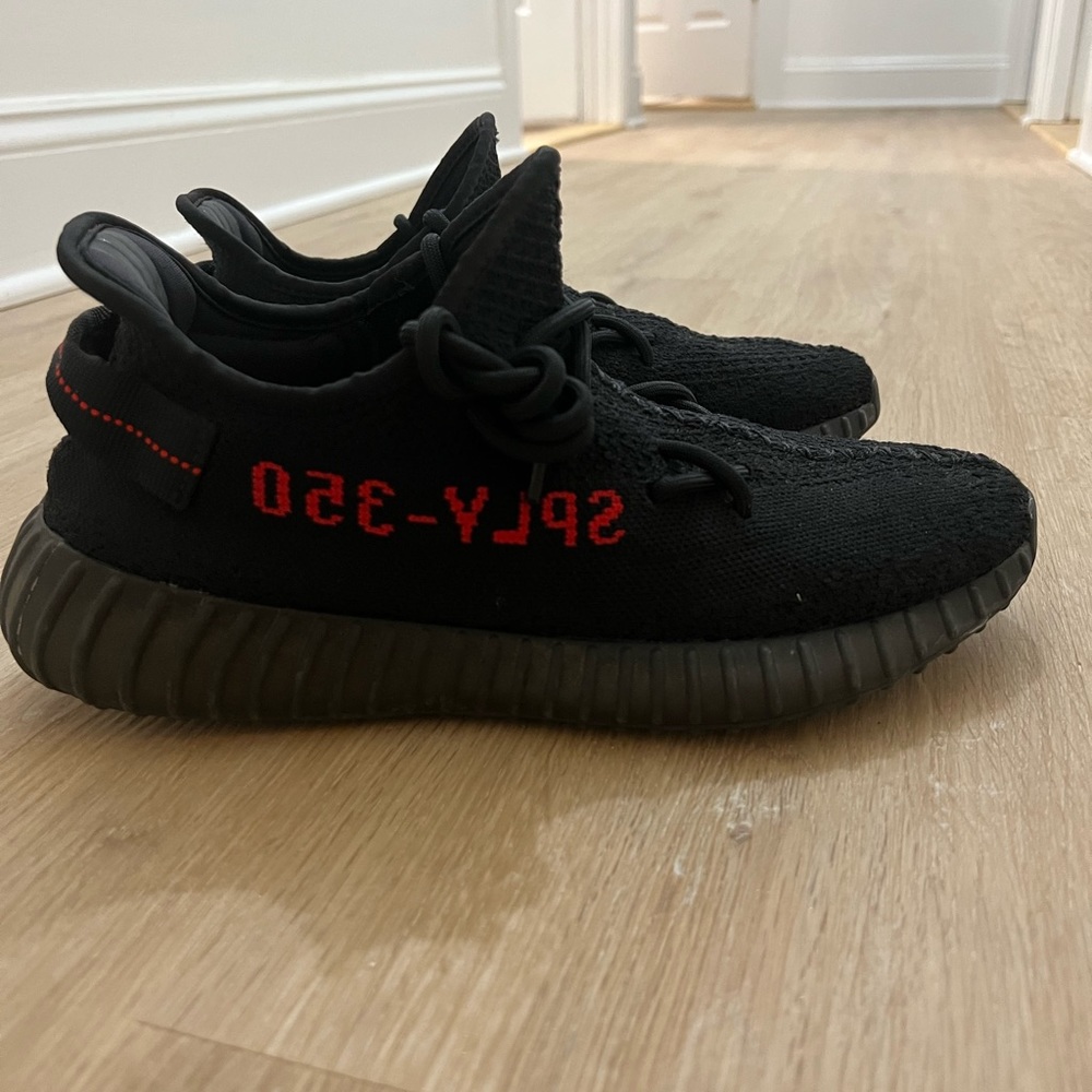 9.5 Yeezys